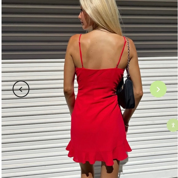 ❤️princess Polly “first priority” DRESS❤️

❣️NEW WITH TAGS❣️NEVER WORN - Picture 9 of 10